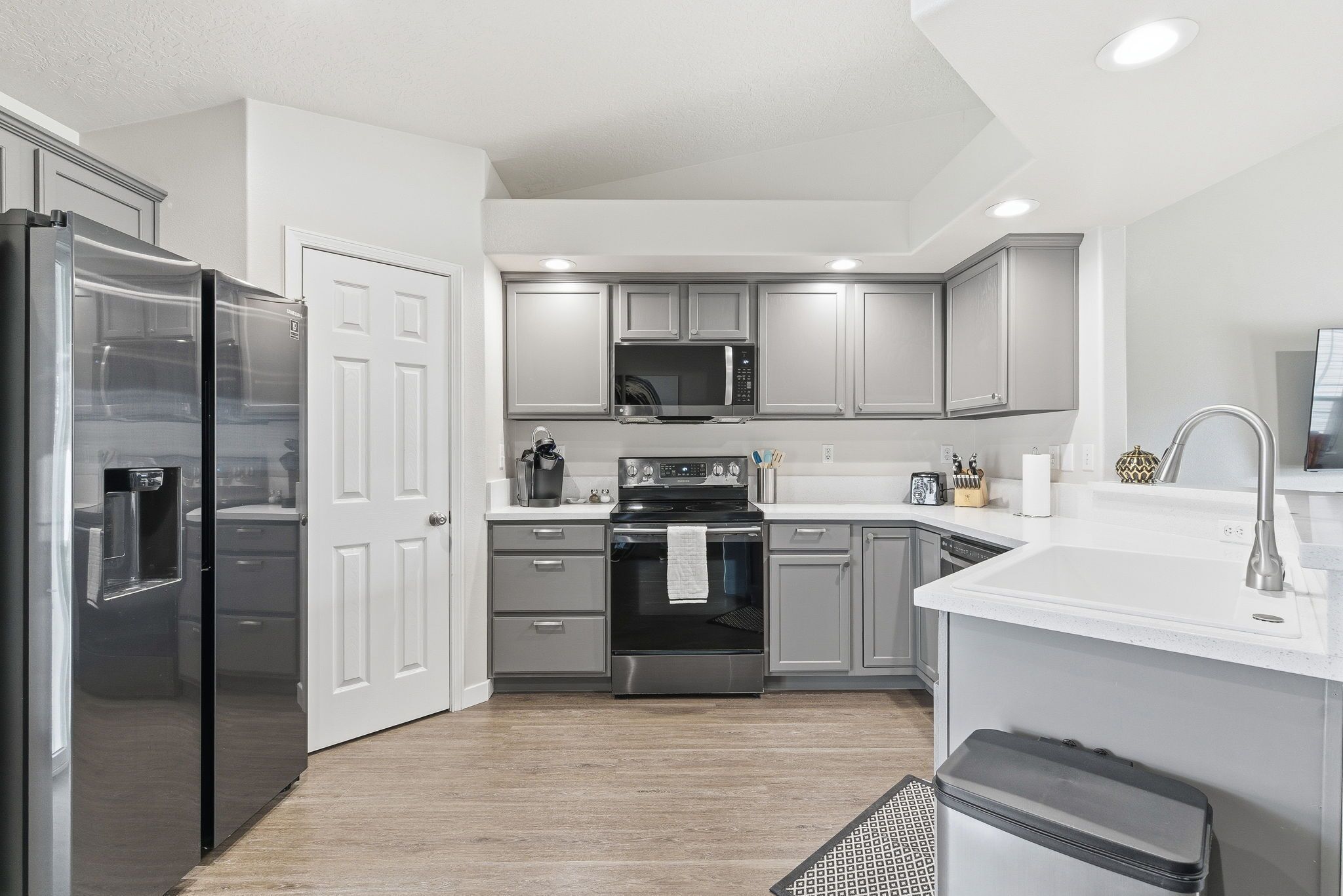 Microwave, oven, stovetop, dishwasher