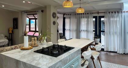 w Warm Casona w Beautiful Church Views