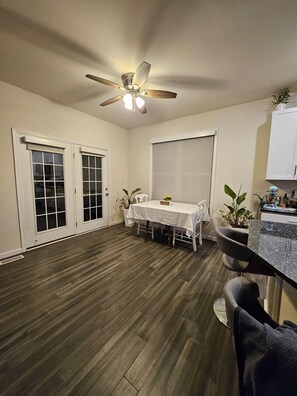 Dining - NEW COUNTRY HOME IN HARPERS FERRY (Charles Town)