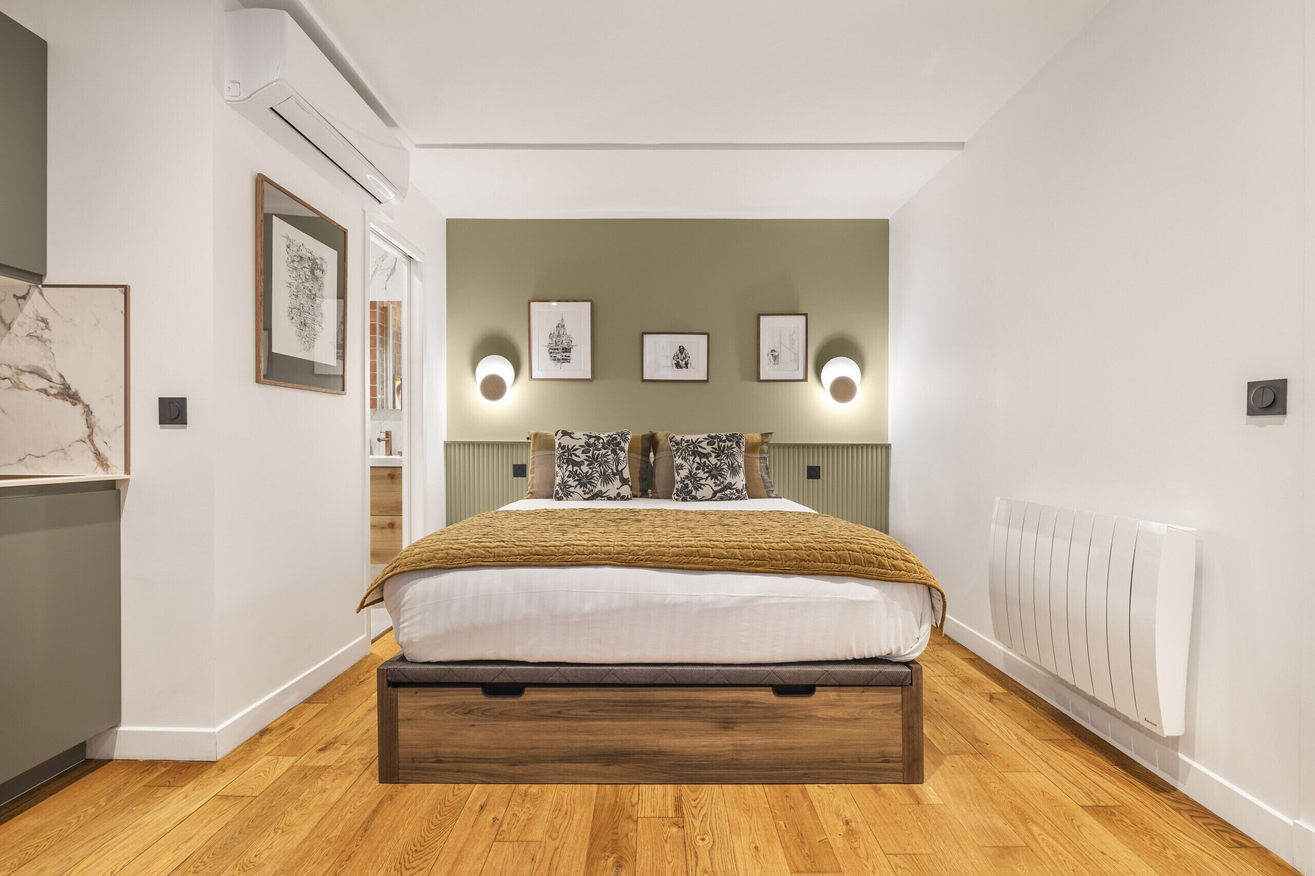 Bügeleisen/Bügelbrett, kostenloses WLAN, Bettwäsche