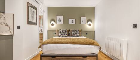 Bügeleisen/Bügelbrett, kostenloses WLAN, Bettwäsche