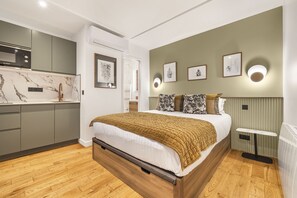 Fer et planche à repasser, Wi-Fi gratuit, draps fournis