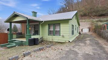 House, 3 Bedrooms | Exterior