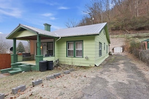 House, 3 Bedrooms | Exterior - Cozy Matewan Trail Stay 3 Bedroom Home (North Matewan)