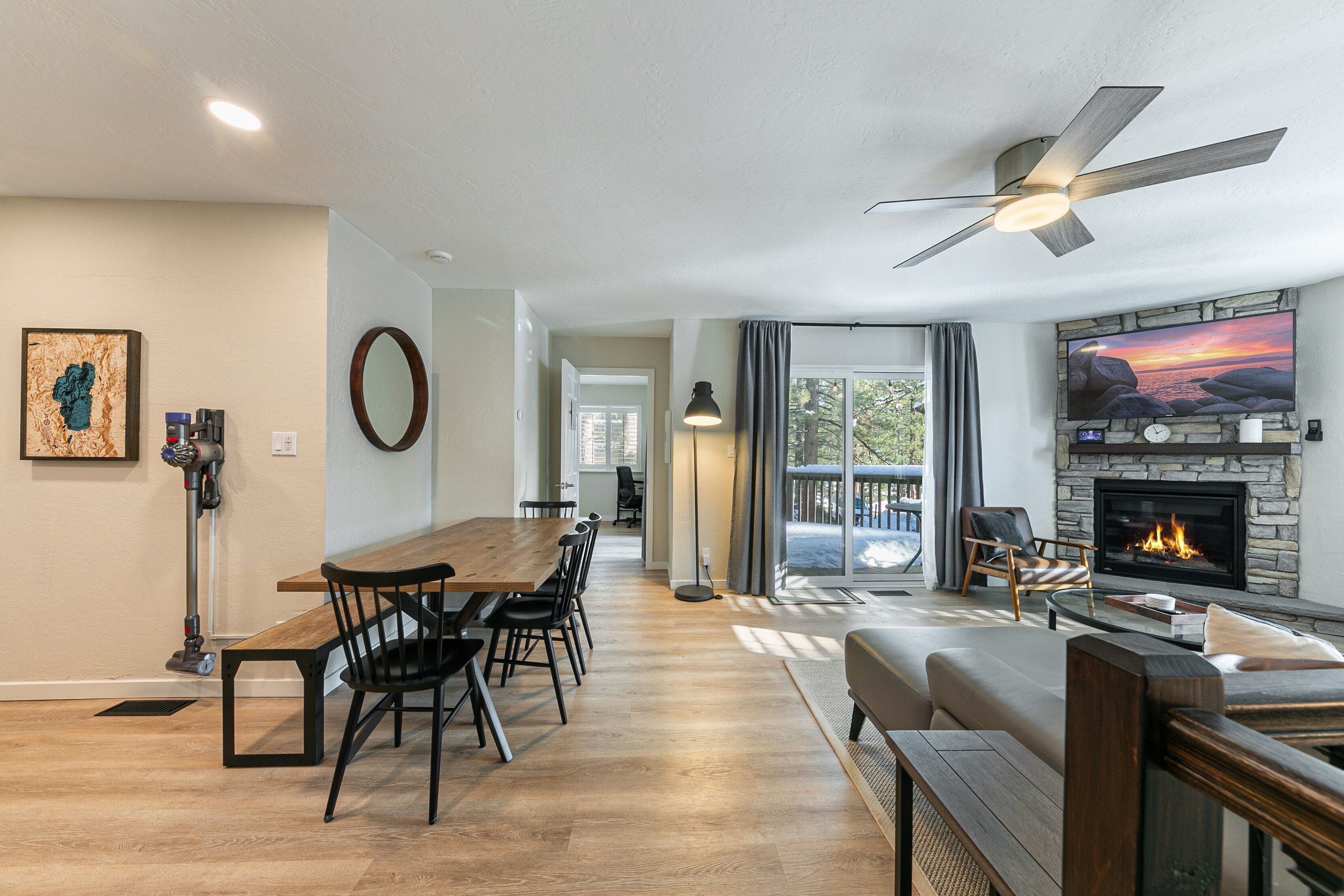 Condo, 3 Bedrooms | Living area | Smart TV