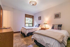 House, 5 Bedrooms - Lilac Lodge At Skyland 5 Bedroom Home (Zephyr Cove)