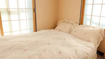 Iron/ironing board, WiFi, bed sheets