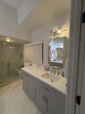 Shower, hair dryer, towels, soap - Penny Lane-WALKING DISTANCE TO SQUARE & GROVE (Oxford)