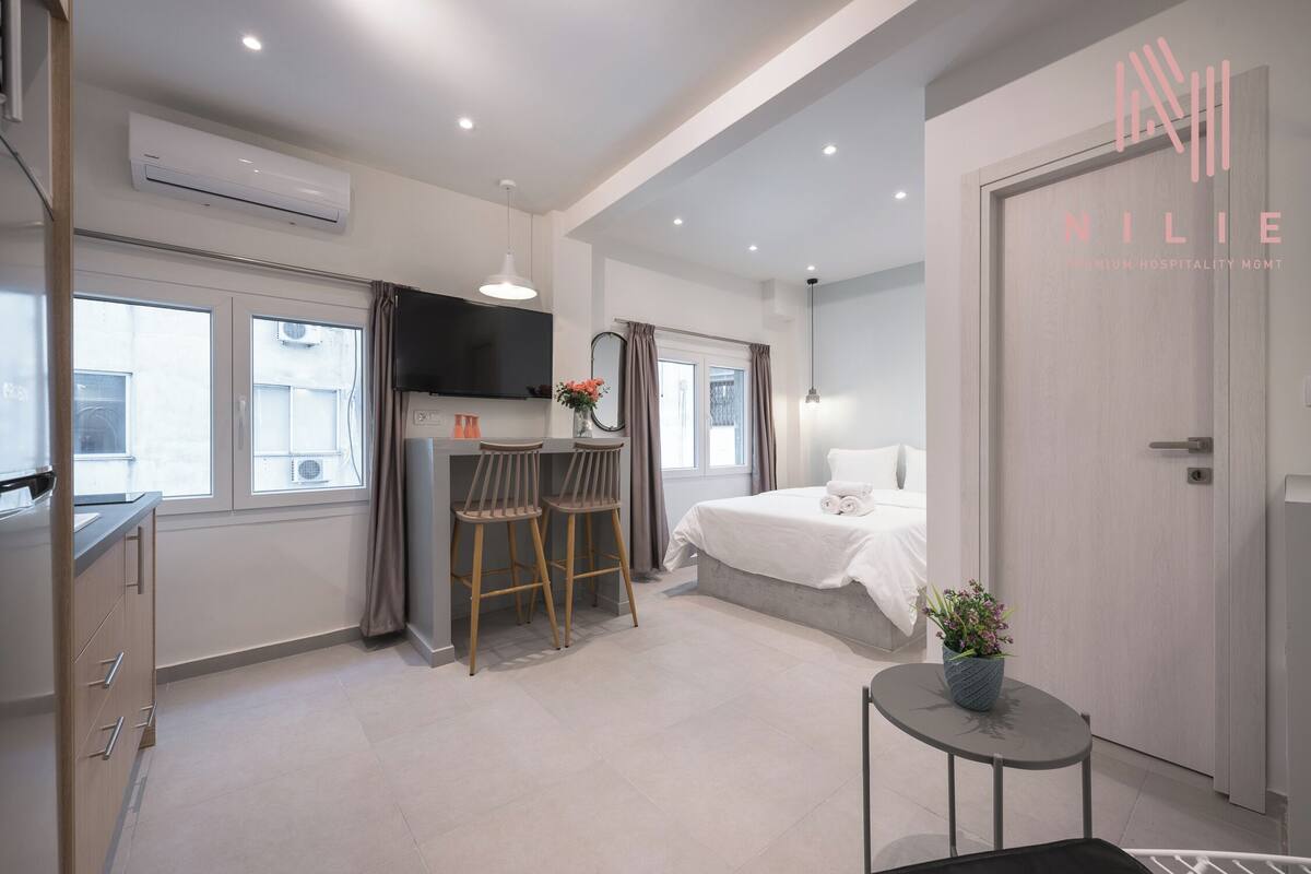 Estúdio standard | Espaço de trabalho para notebook, ferros/tábuas de passar roupa