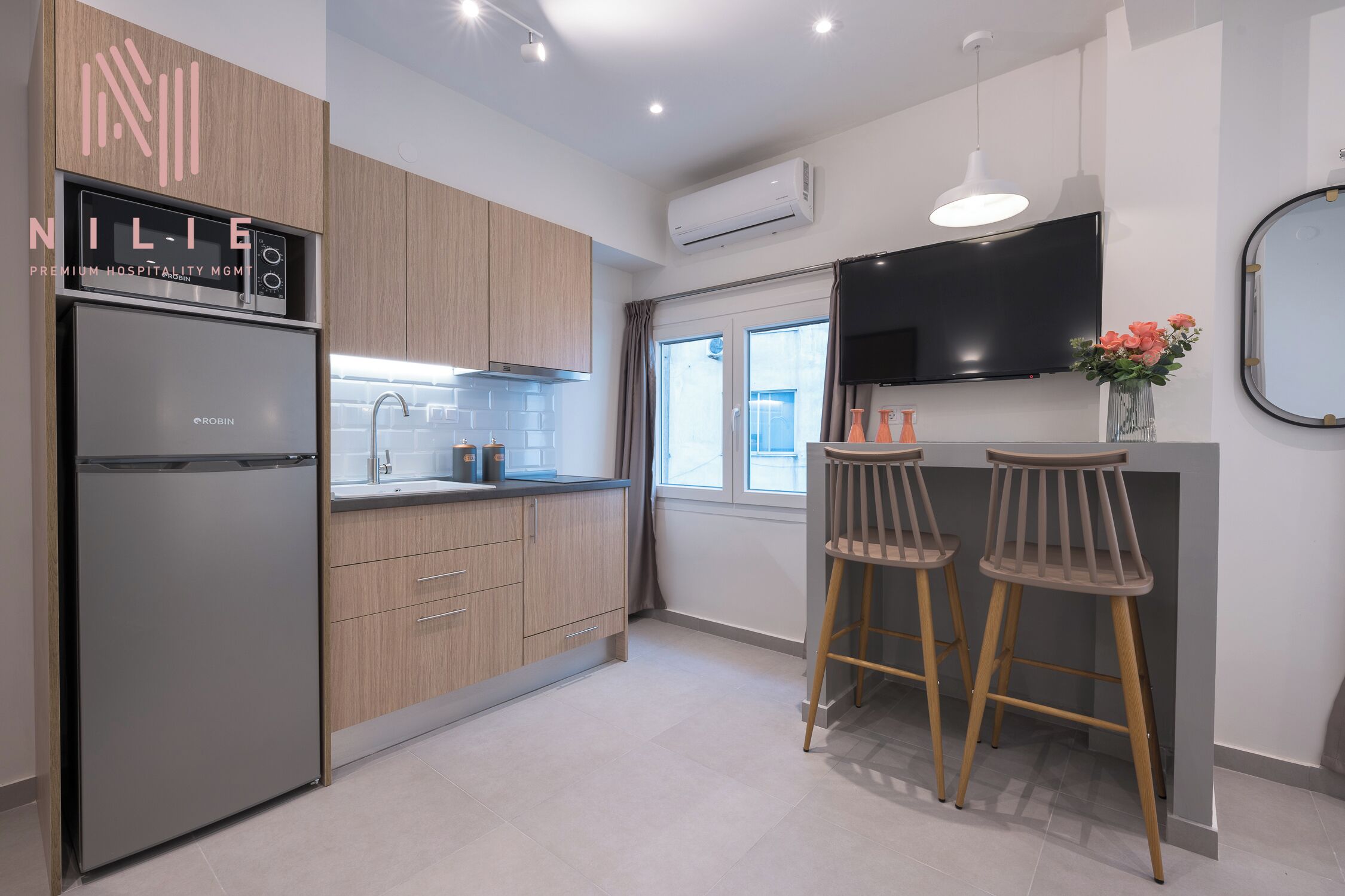 Studio Standard | Cuisine privée | Grand réfrigérateur, micro-ondes, four, plaque de cuisson