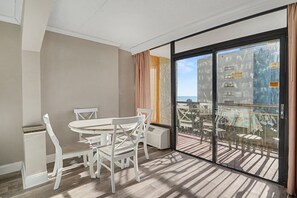 Dining - Beautiful, Quiet, Peaceful Studio (Myrtle Beach)