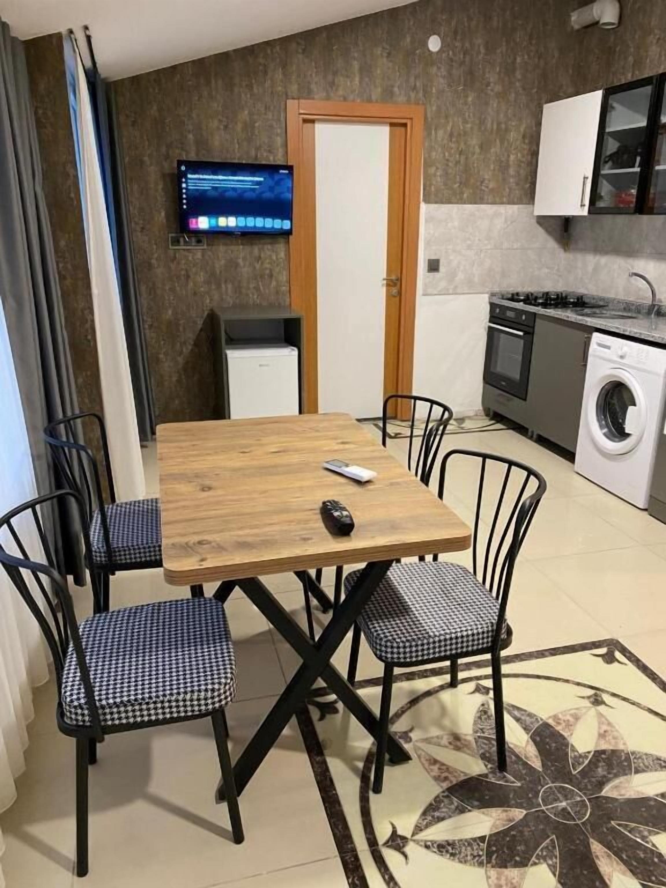 Two-Bedroom Apartment with Terrace | 私人厨房 | 冰箱、微波炉、烤箱、炉灶