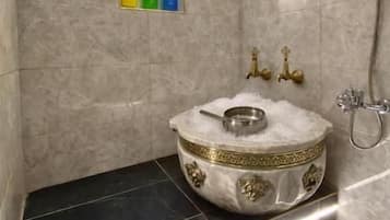 Three-Bedroom Premium Apartment with Balcony | Bathroom | Free toiletries, hair dryer, slippers, soap