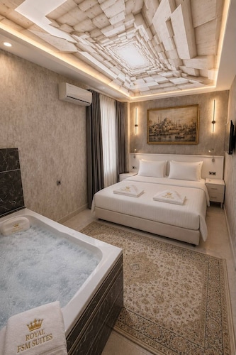 Royal Fsm Suites