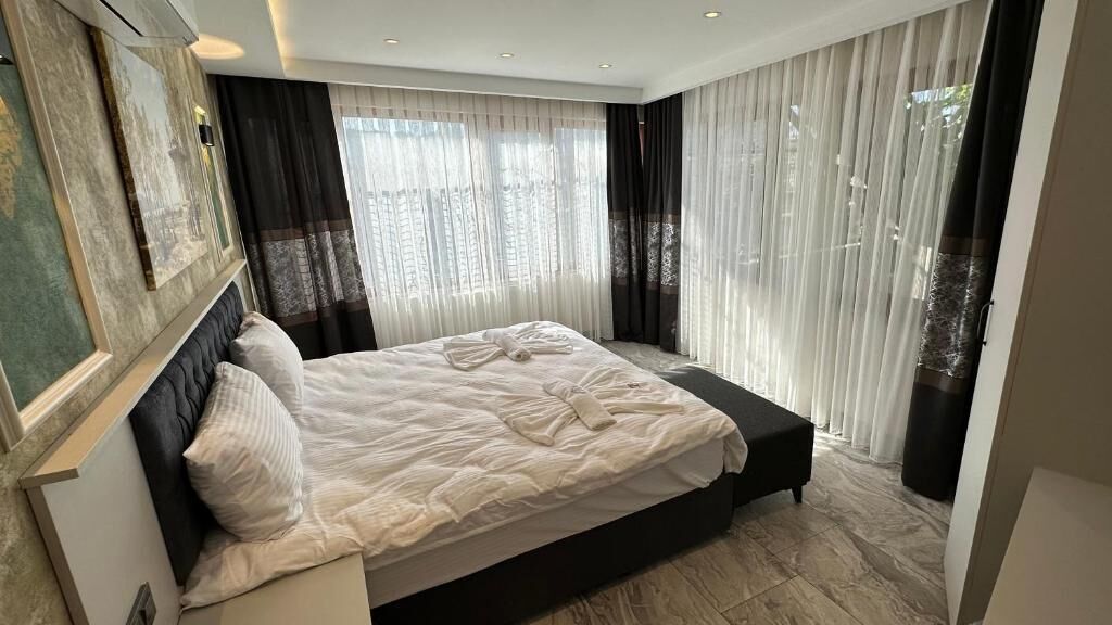 Condo | Iron/ironing board, free WiFi