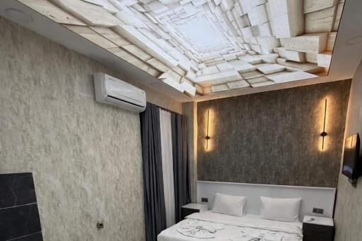 Three-Bedroom Premium Apartment with Balcony | Baignoire à jets