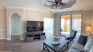 Living area -  Luxurious 3-Bedroom Condo with Stunning Water Views of Old Tampa Bay. (Clearwater)