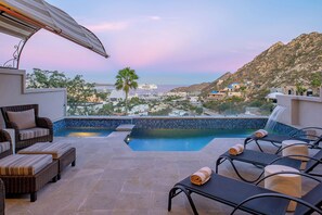 A heated pool - Villa Buena Vista 6BR: Pedregal Villa w/Views of Bay, Walk to town. Promos avail (Cabo San Lucas)