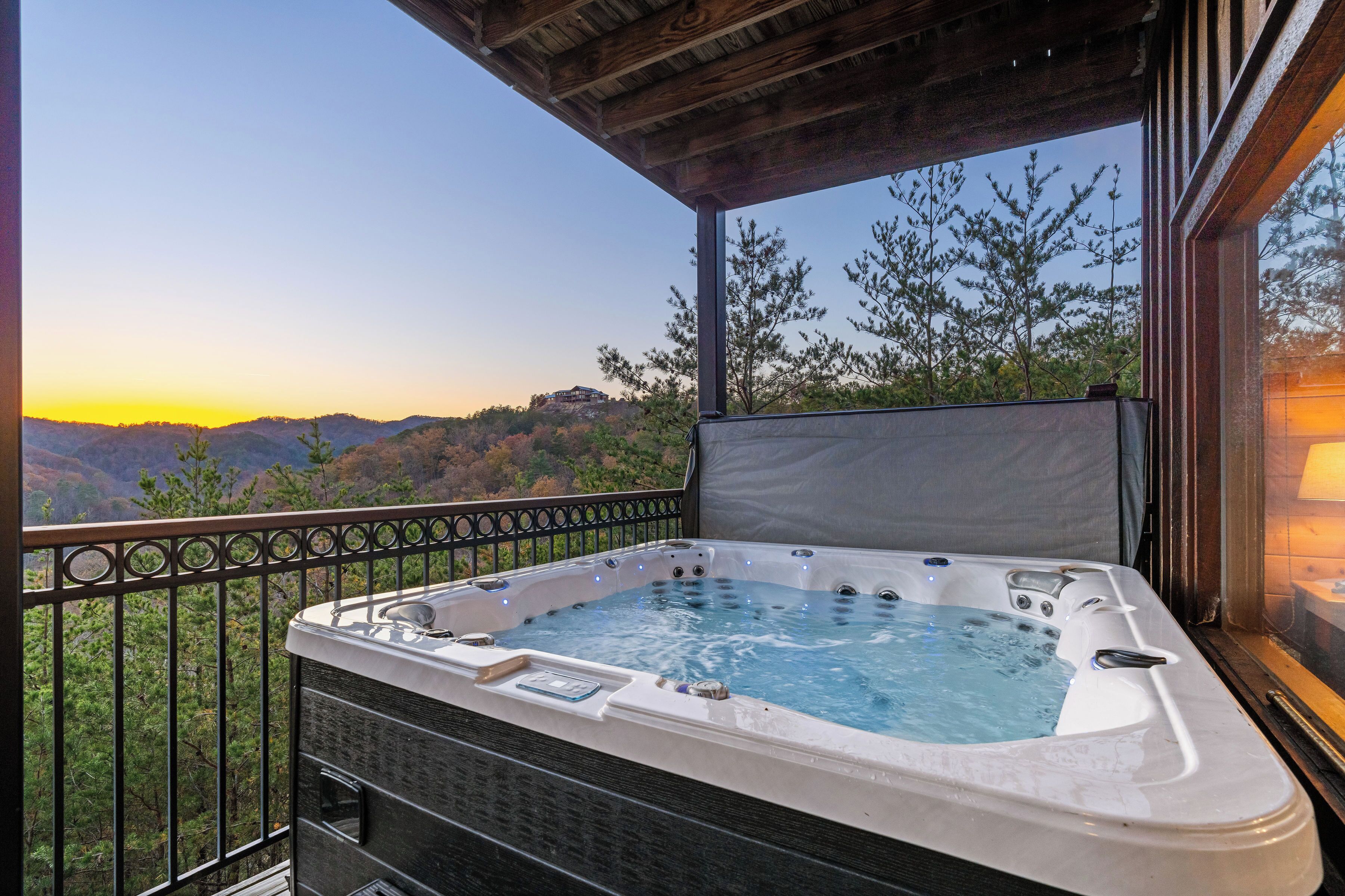 Hot tub with private views of mountains & treetops