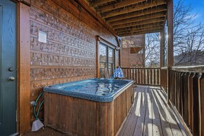 Outdoor spa tub - Pool Access! Theater Room, Game Room, Pool Table, Foosball Table, Hot Tub. (Gatlinburg)