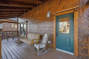Terrace/patio - Pool Access! Theater Room, Game Room, Pool Table, Foosball Table (Gatlinburg)