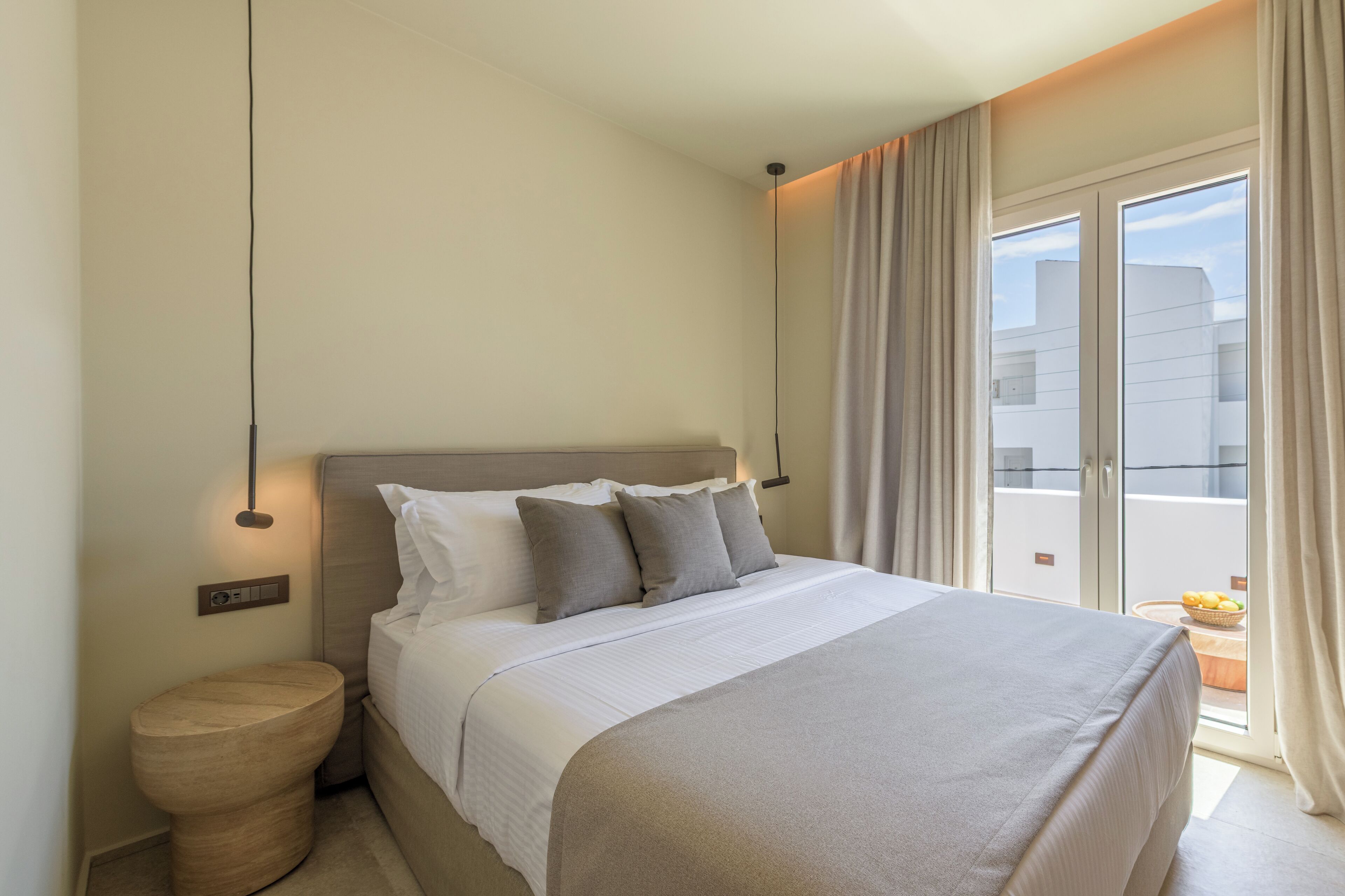 Deluxe Double Room, City View | Laptop workspace, soundproofing, free WiFi, bed sheets