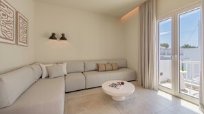 Junior Suite, City View | Living area - HOTEL ELENI (MILOS)