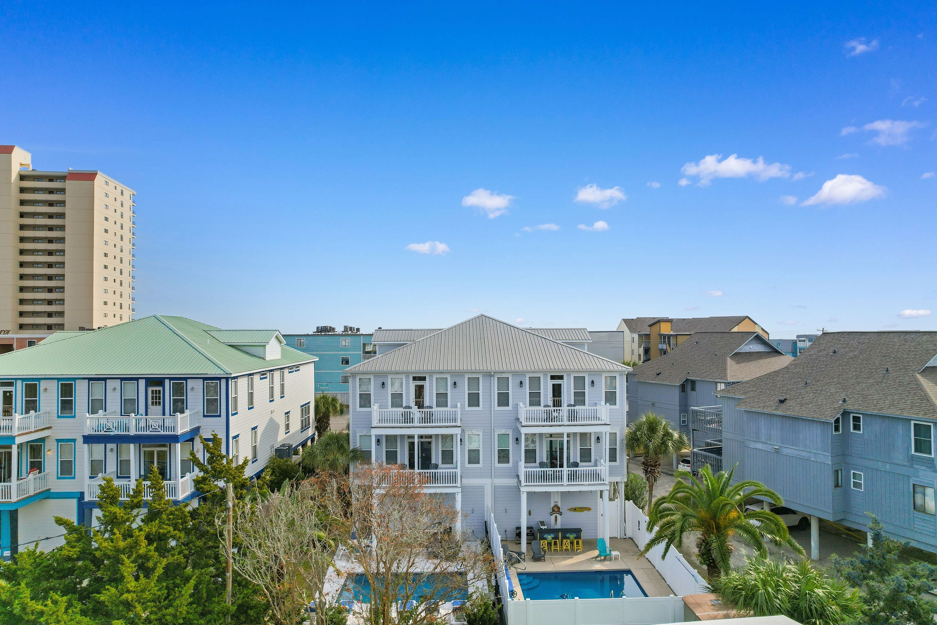 Large 12-Bedroom Duplex Second Row Steps to Shore