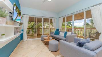 Family Villa, 3 Bedrooms, Patio, Garden View | Living area