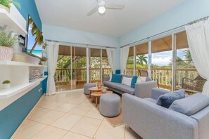 Villa familiar, 3 habitaciones, patio, vista al jardín | Área de sala de estar