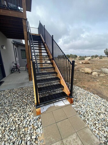 This guest suite is a 1 bedroom(s), 1 bathrooms, located in Buena Vista, CO.