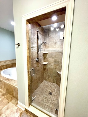 Shower, jetted bath, hair dryer, towels - Luxury OCEANFRONT 3/3 with HEATED POOL and HOT TUB -- Brand New Listing!! (Flagler Beach)