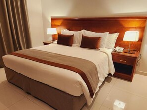 In-room safe, blackout drapes, soundproofing, iron/ironing board - Prime Al Hamra Hotel - Riyadh (Riyadh)