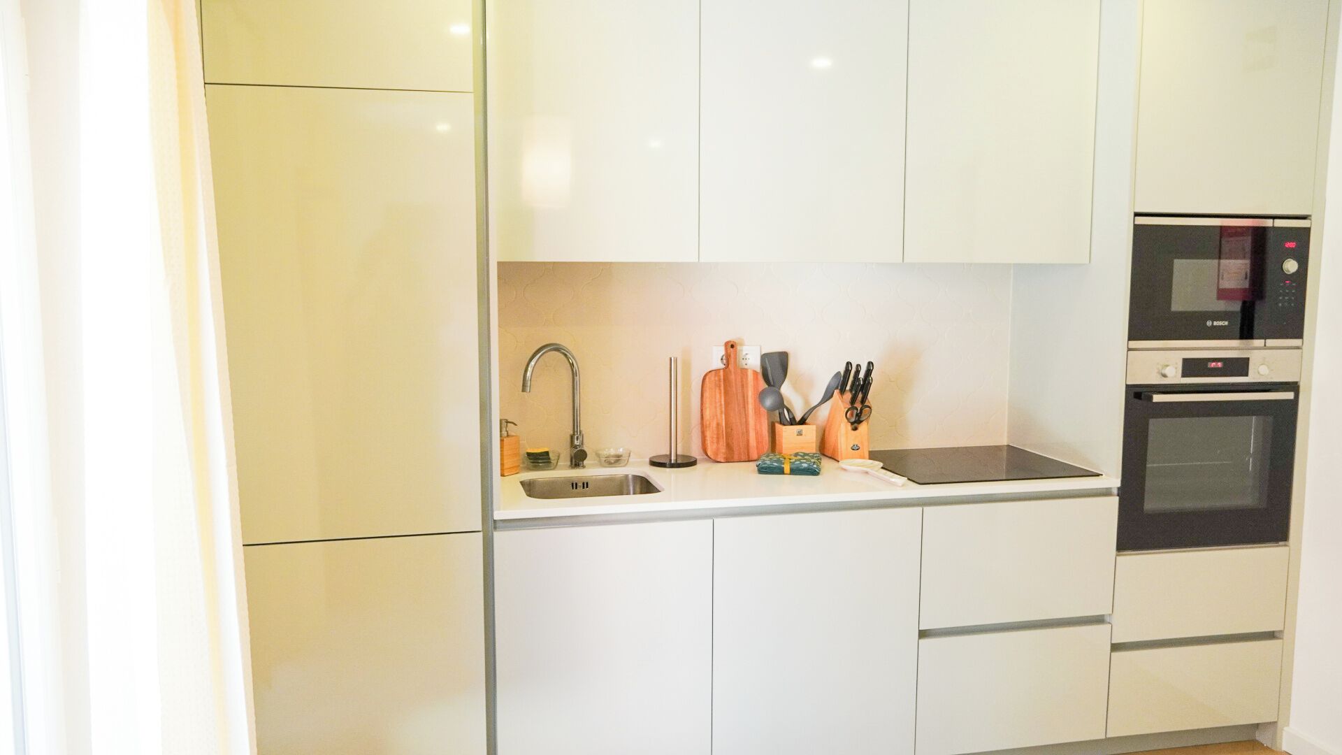 Deluxe Apartment, 1 Bedroom, Pets allowed, Courtyard View | Private kitchen