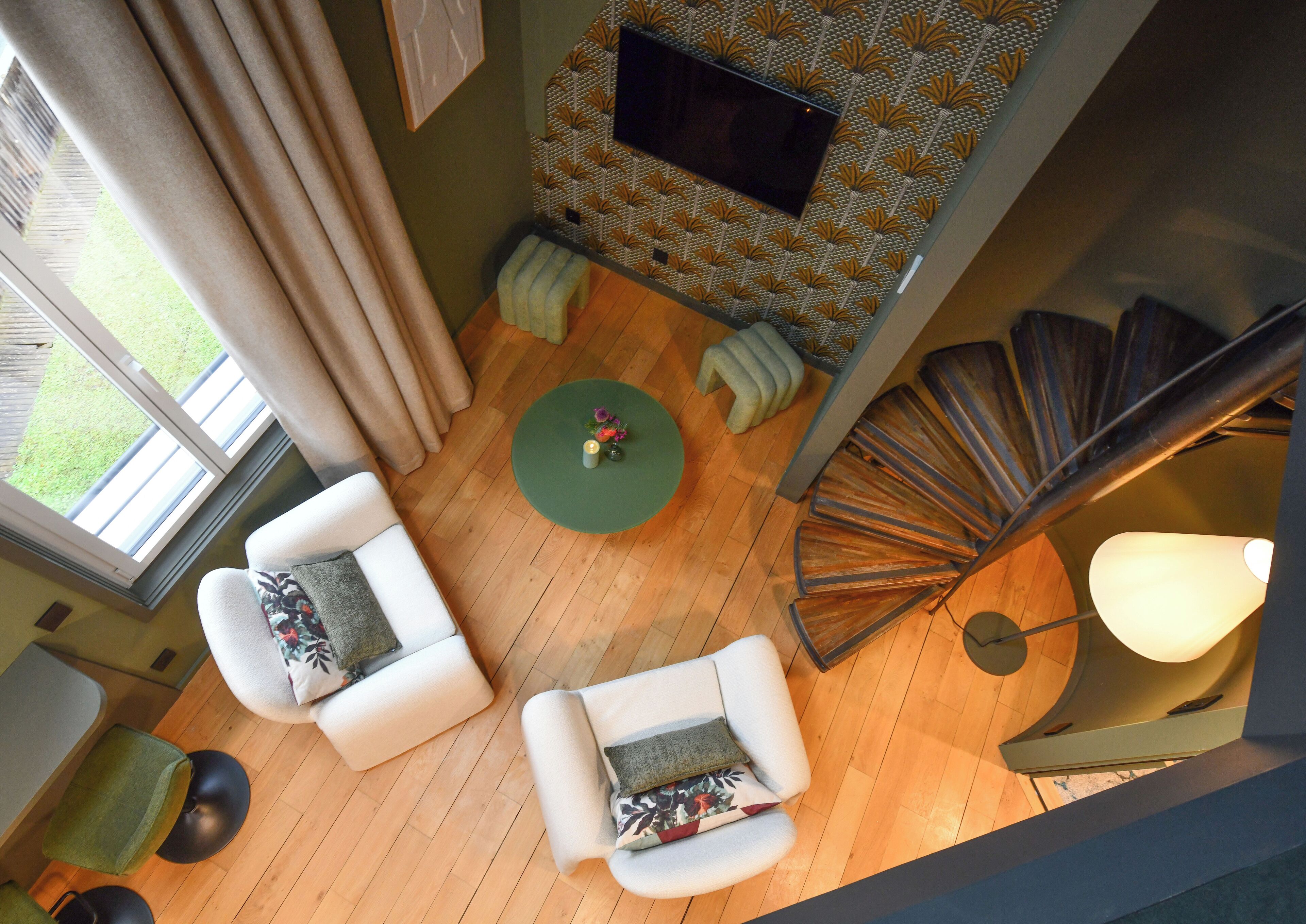 Deluxe Suite | In-room safe, blackout curtains, soundproofing, free WiFi