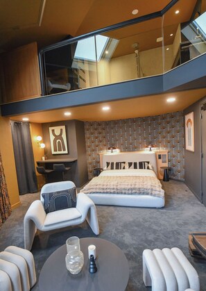 Deluxe Suite | In-room safe, blackout drapes, soundproofing, free WiFi - La Suite (Roanne)