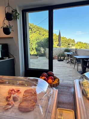 Dining - La Maison des Jardins - Gigondas (Gigondas)