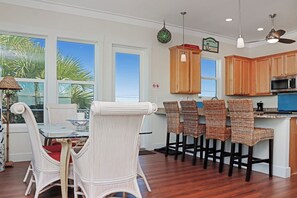 Dining - ☀️ Abalonian House - Unobstructed View - Short Walk to the Beach ☀️ (Mexico Beach)