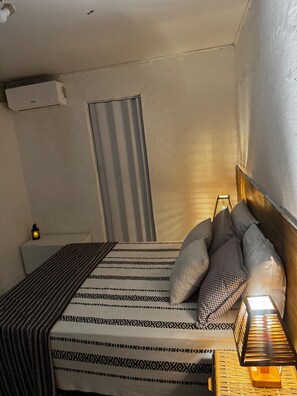 3 bedrooms, iron/ironing board, Internet, bed sheets