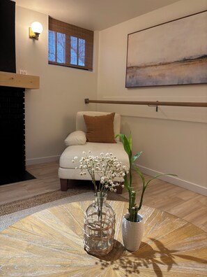 Interior - Prime Location! 3BR Updated Craftsman - Close to DT - Monroe District (Spokane)