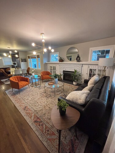 Conveniently Located, Walkable, 3BR Monroe District Mid Century Craftsman!