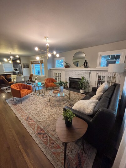 Conveniently Located, Walkable, 3BR Monroe District Mid Century Craftsman!
