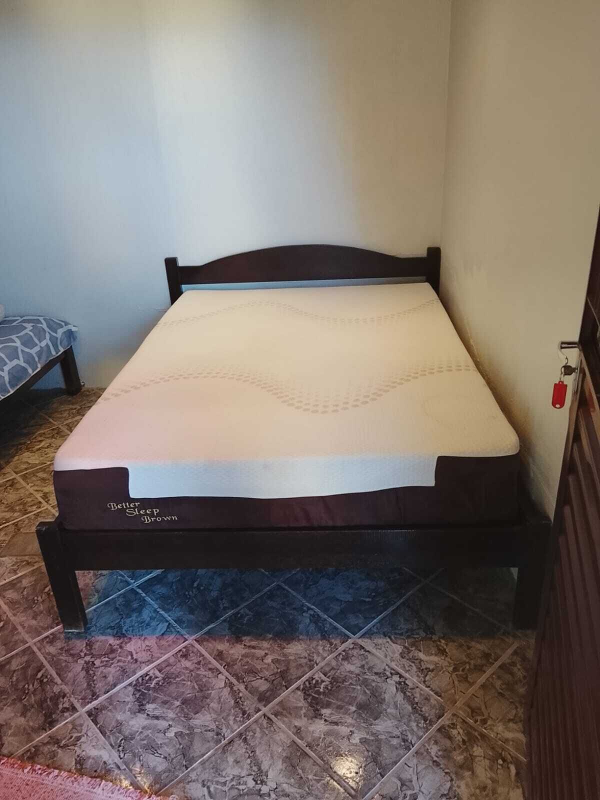 Laptop workspace, free WiFi