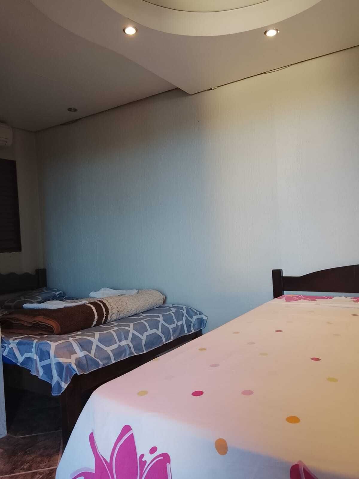 Quarto casal clássico | Espaço de trabalho para notebook, Wi-Fi de cortesia