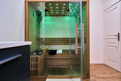 Baignoire Blanéo & Sauna, 10 minutes de la gare