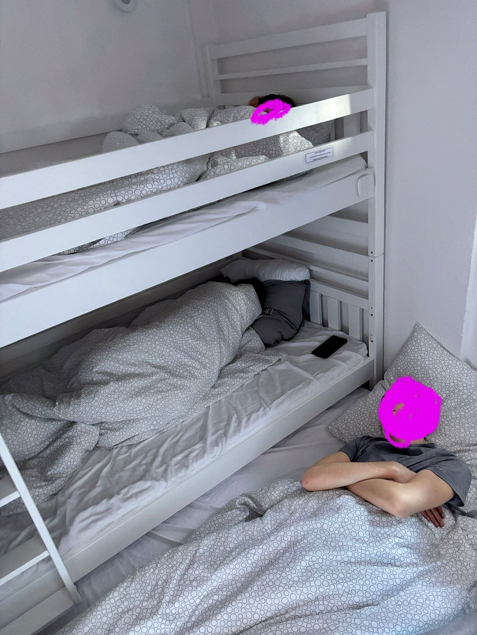 Chambre avec lit superposé et gigogne