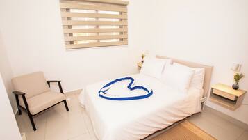 Iron/ironing board, WiFi, bed sheets