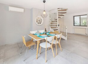 Dining - Private Garden Duplex in Voula by GHH (Voula)
