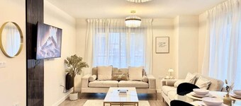 Modern 4-Bed House • Sleeps 9 •Free Parking, Leeds