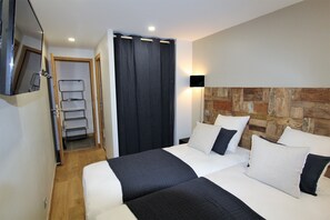 Bügeleisen/Bügelbrett, kostenloses WLAN, Bettwäsche